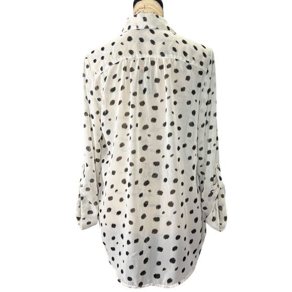 AB Studio EC Off white and black print top. Rolled up tabbed sleeves. Size med - Picture 5 of 8